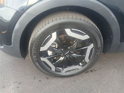 Used 2023 Kia Telluride EX w/ EX Captain's Chair Package image 10