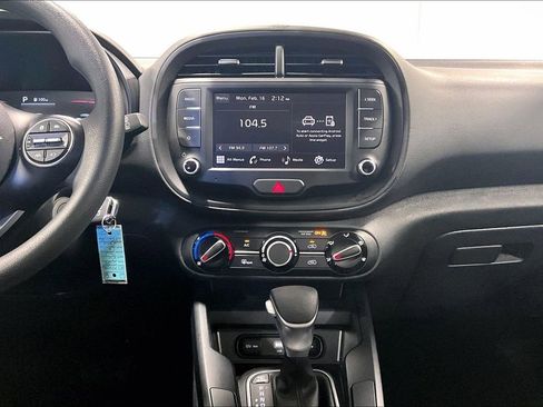 Used 2025 Kia Soul LX w/ LX Technology Package image 8