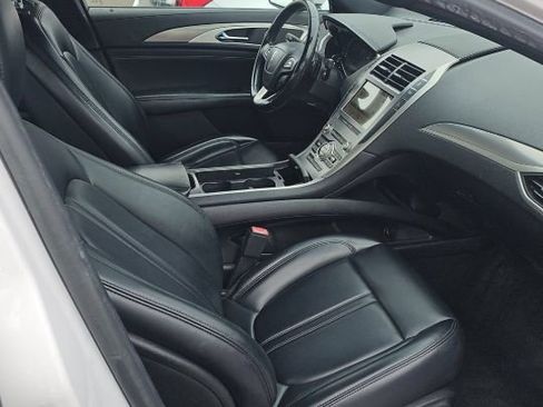 Used 2019 Lincoln MKZ Premiere image 10