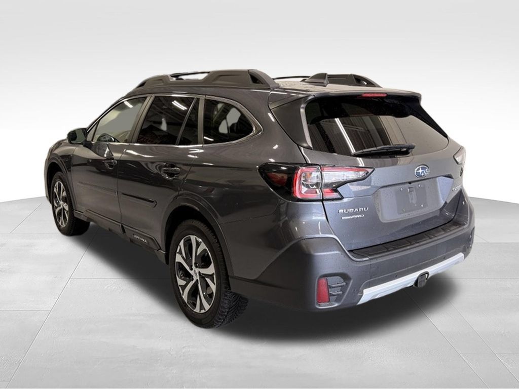 Used 2022 Subaru Outback Limited AWD/4WD image 3