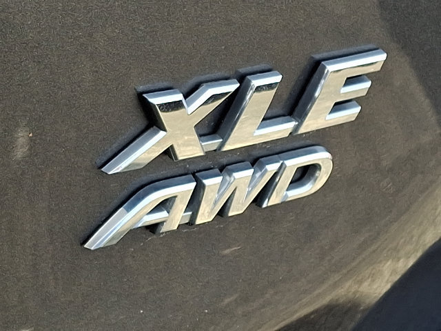 Used 2014 Toyota RAV4 XLE AWD/4WD image 9