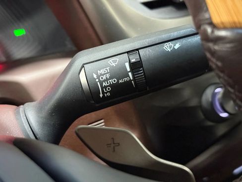 Used 2019 Lexus ES 350 Ultra Luxury w/ Accessory Package image 28