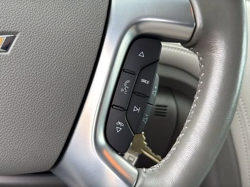 Used 2016 Chevrolet Traverse LTZ AWD/4WD image 34