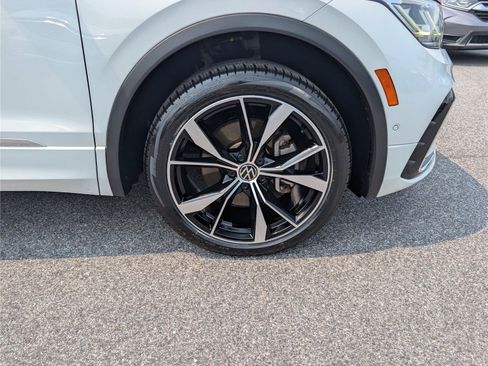 Used 2022 Volkswagen Tiguan SEL R-Line AWD/4WD image 9