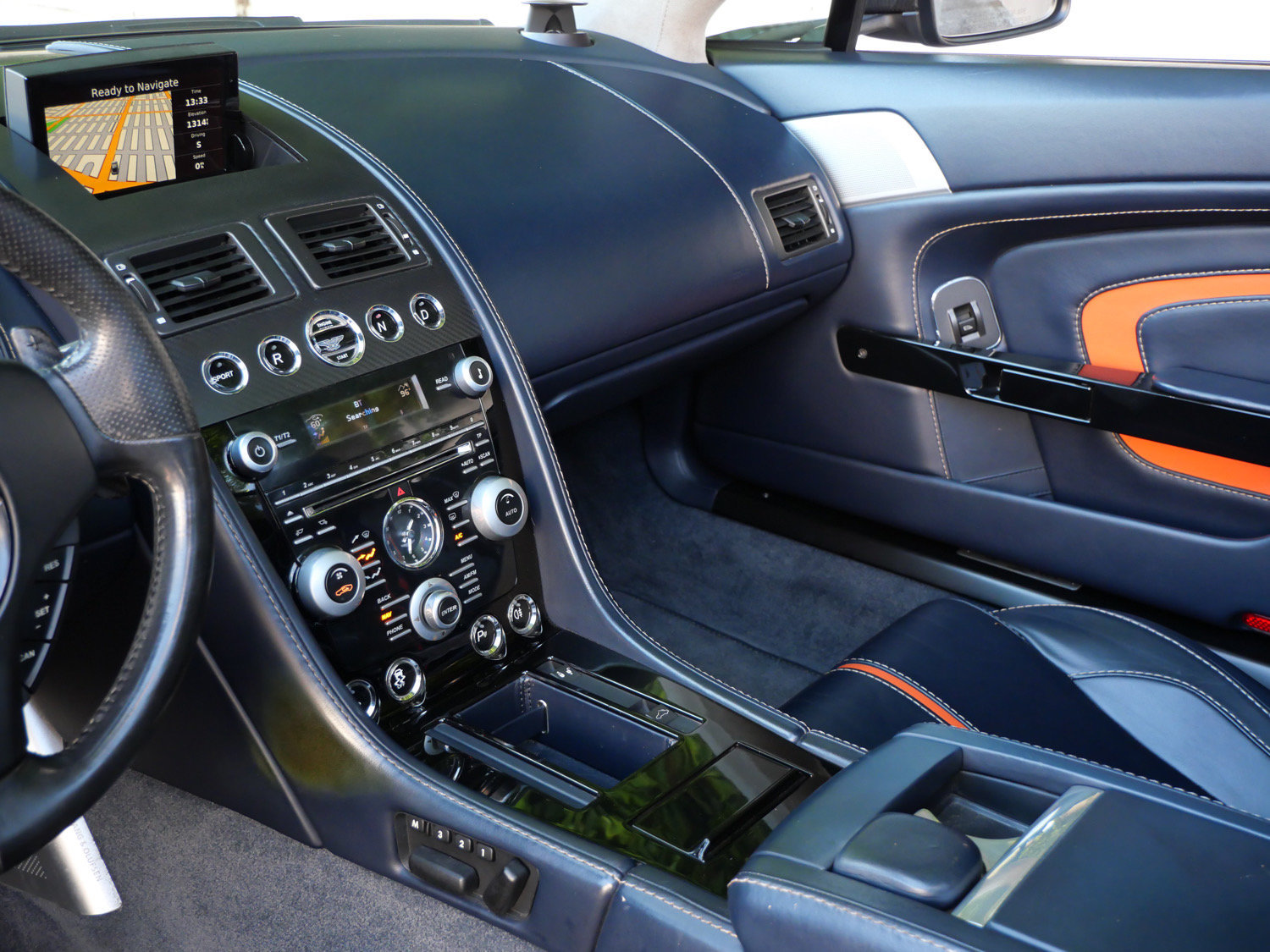 Used 2015 Aston Martin V12 Vantage S RWD image 13