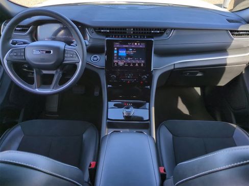 Used 2023 Jeep Grand Cherokee L Altitude image 15