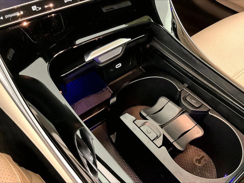 Used 2024 Mercedes-Benz C 300 Sedan image 32