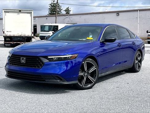 Used 2024 Honda Accord Sport image 2