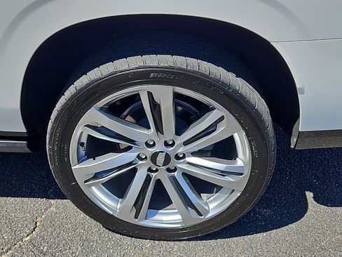 Certified 2025 Cadillac Escalade ESV Sport Platinum AWD/4WD image 7
