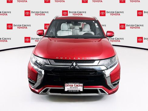 Used 2019 Mitsubishi Outlander GT image 2