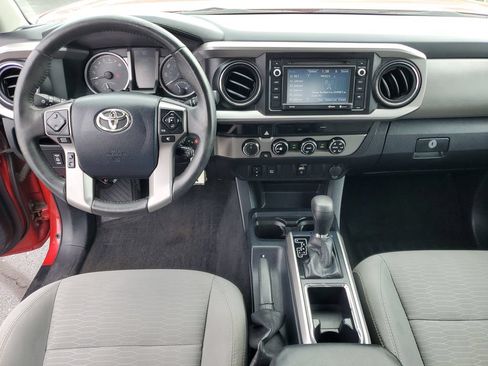 Used 2017 Toyota Tacoma SR5 AWD/4WD image 23
