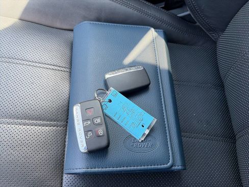 Used 2014 Land Rover Range Rover Long Wheelbase Supercharged image 40