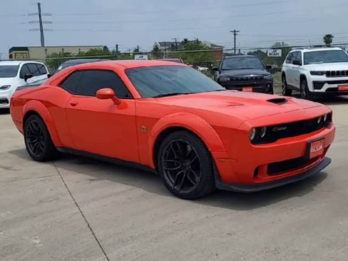 Used 2021 Dodge Challenger R/T Scat Pack RWD image 2