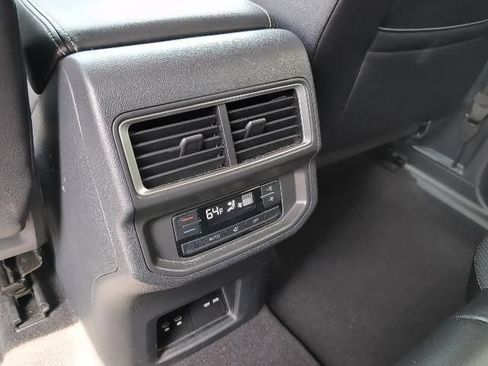Used 2024 Volkswagen Atlas SE AWD/4WD image 20