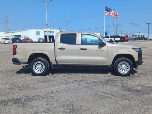Used 2024 Chevrolet Colorado W/T image 4