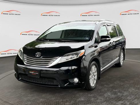 Used 2017 Toyota Sienna XLE Premium AWD/4WD image 1