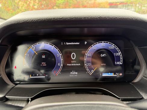 Used 2025 Jeep Grand Cherokee L Altitude AWD/4WD image 19