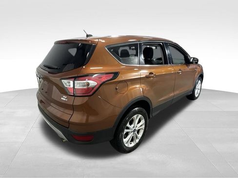 Used 2017 Ford Escape SE AWD/4WD image 9