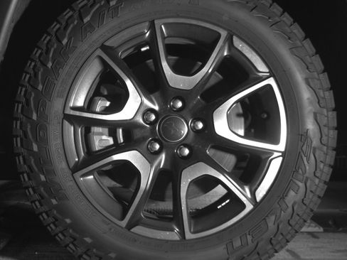 Used 2025 Jeep Compass Trailhawk image 12