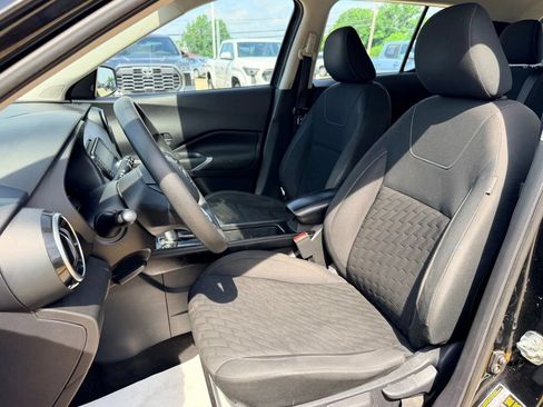 Used 2021 Nissan Kicks SV FWD image 9