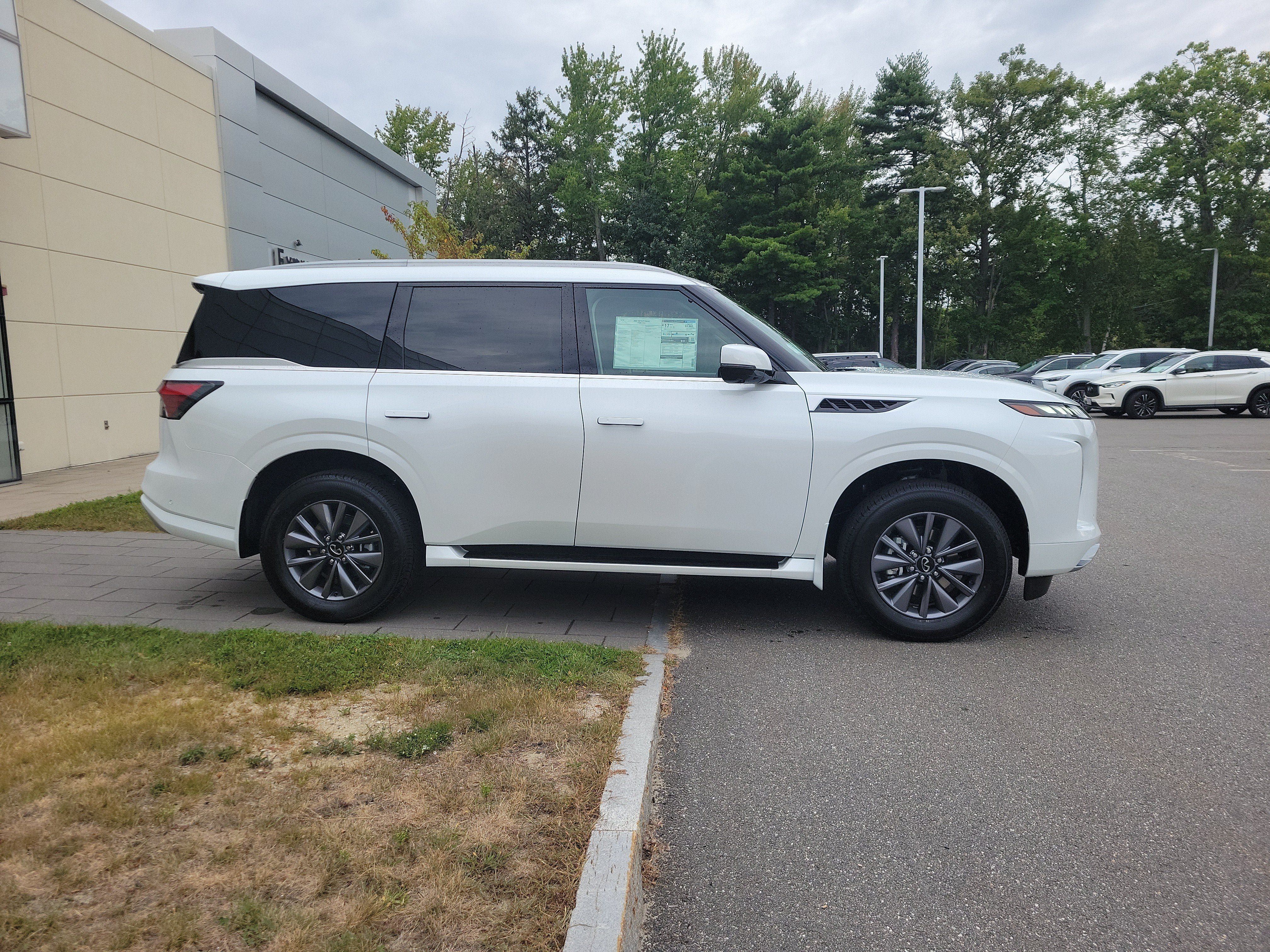 New 2027 INFINITI QX80 Pure w/ Cargo Package AWD/4WD image 8