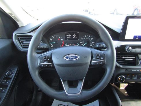 Used 2022 Ford Escape SE image 10