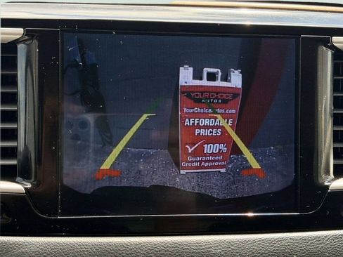 Used 2017 Chrysler Pacifica Touring FWD image 49