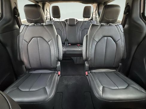 New 2026 Chrysler Voyager LX image 22