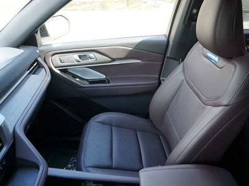 New 2026 Ford Explorer Platinum image 37