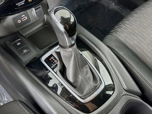 Certified 2019 Nissan Rogue SV w/ Premium Package image 19