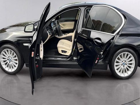 Used 2013 BMW 535i xDrive Sedan image 13