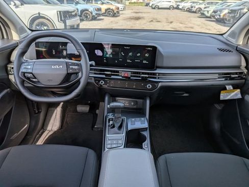 New 2026 Kia Sportage LX w/ LX Convenience Package FWD image 16