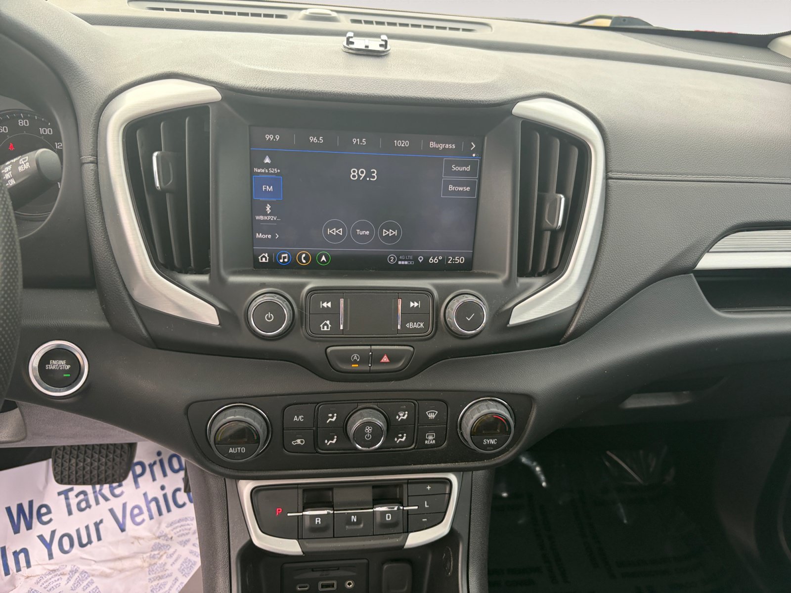 Used 2023 GMC Terrain SLE w/ Driver Convenience Package AWD/4WD image 10