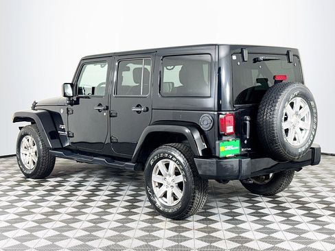 Used 2017 Jeep Wrangler Unlimited Sahara w/ Connectivity Group image 6