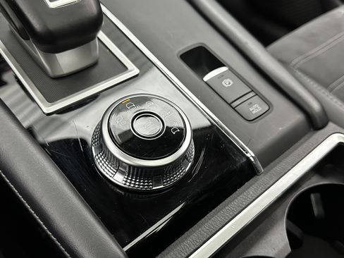 Used 2024 Mitsubishi Outlander SE Black Edition image 18