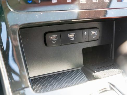 Used 2024 Kia Carnival SX Prestige FWD image 42