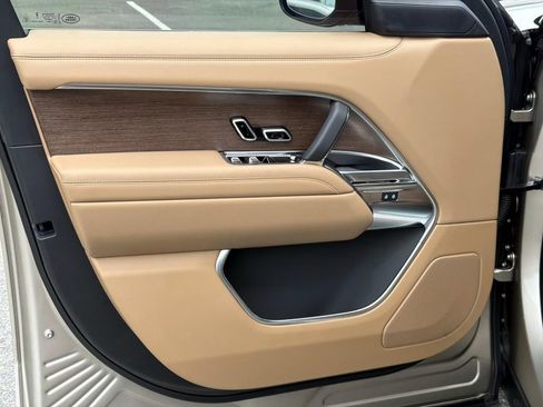 New 2026 Land Rover Range Rover Long Wheelbase SE AWD/4WD image 16