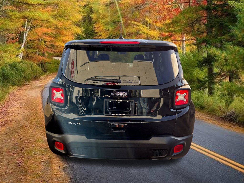 Used 2023 Jeep Renegade Latitude AWD/4WD image 5
