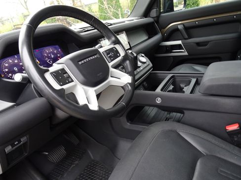 Used 2020 Land Rover Defender 110 First Edition image 16