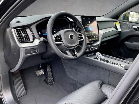 New 2026 Volvo XC60 T8 Ultra w/ Protection Package Premier image 7