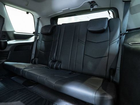 Used 2020 Cadillac Escalade Luxury image 36