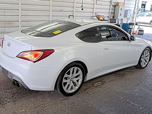 Used 2015 Hyundai Genesis 3.8 RWD image 3
