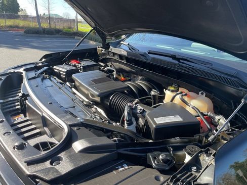 Used 2021 Chevrolet Tahoe Z71 w/ Z71 Off-Road Package image 14