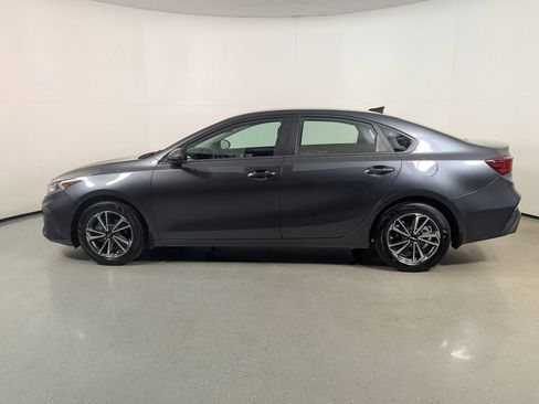 Used 2024 Kia Forte LXS w/ LXS Technology Package FWD image 4
