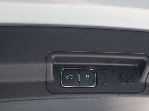 Used 2023 Ford Explorer XLT w/ Equipment Group 202A AWD/4WD image 26