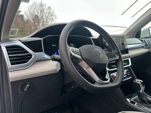 New 2026 Volkswagen Taos SE AWD/4WD image 6
