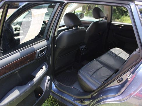 Used 2015 Subaru Outback 2.5i Limited image 32
