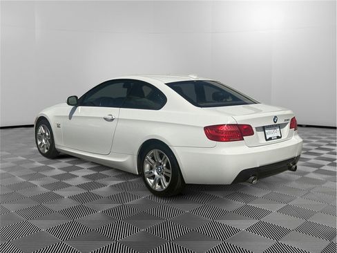 Used 2012 BMW 335i xDrive Coupe AWD/4WD image 3