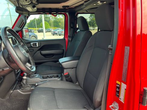 Used 2021 Jeep Wrangler Unlimited Sport AWD/4WD image 4