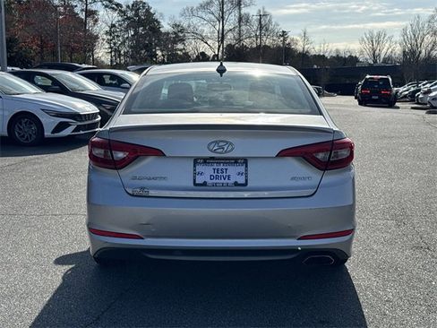 Used 2016 Hyundai Sonata SE image 6